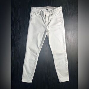 GAP Bright White Legging Skimmer Pants